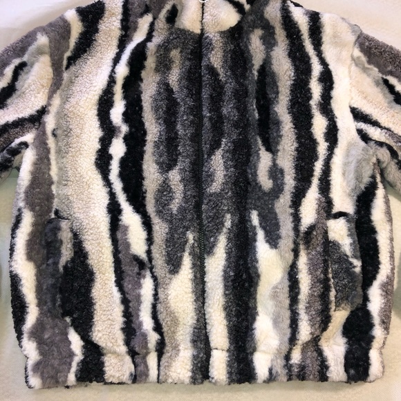 BNWT - FURTOO Winter Faux Fur Coat Womens Size L - Picture 2 of 11